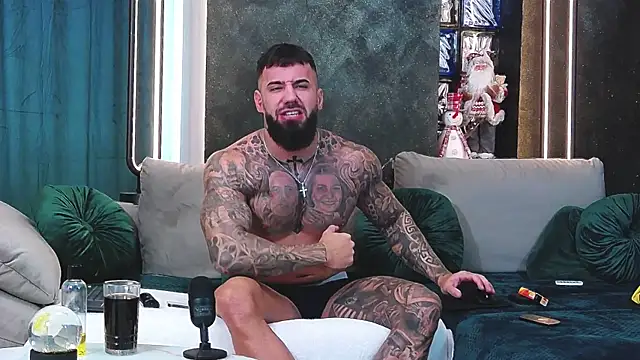 masterkingofmusclee online show from December 2024 12:33:01 PM