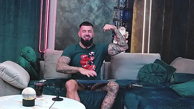 masterkingofmusclee online show from December 2024 07:22:01 PM