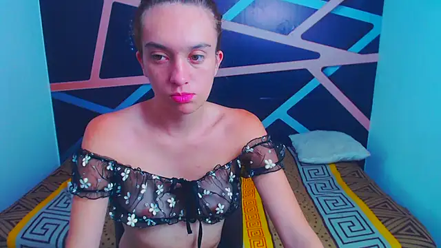 Snapshot of SofiaWet23 chatting on October 2025 01:12:02 PM SofiaWet23 online show from October 2025 01:12:02 PM