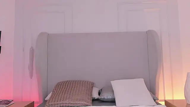 chloe d online show from October 2025 11:55:01 AM