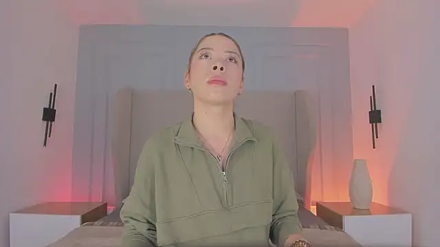 chloe d online show from March 2026 12:09:01 PM