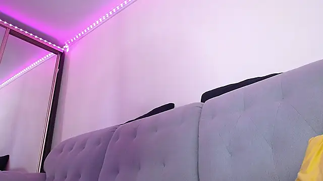 Snapshot of KathrineBerry chatting on October 2025 01:35:01 AM KathrineBerry online show from October 2025 01:35:01 AM