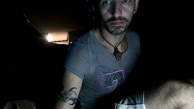 Bi curious86 online show from September 2025 05:44:01 AM