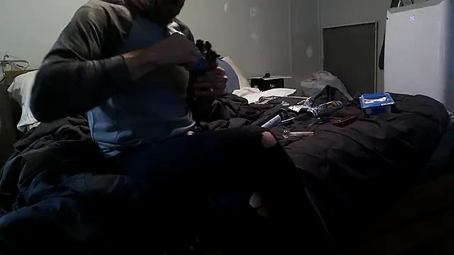 Bi curious86 online show from October 2025 05:41:02 PM