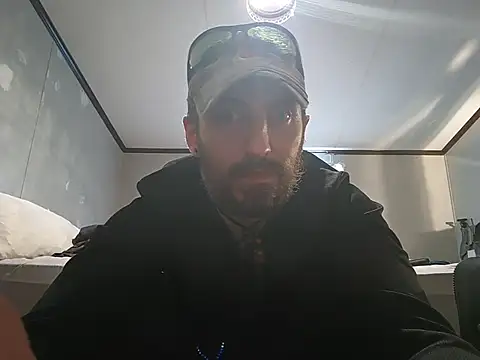 Bi curious86 online show from November 2025 06:51:01 PM