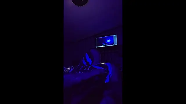 Bi curious86 online show from February 2026 06:02:01 AM