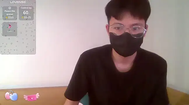 Gwencloudy online show from January 2025 02:03:02 AM