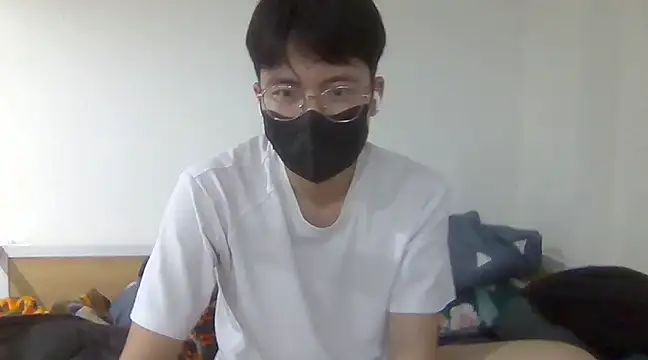 Gwencloudy online show from March 2025 01:59:02 PM