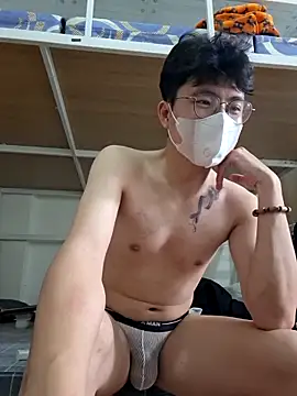 Gwencloudy online show from March 2026 06:35:02 AM