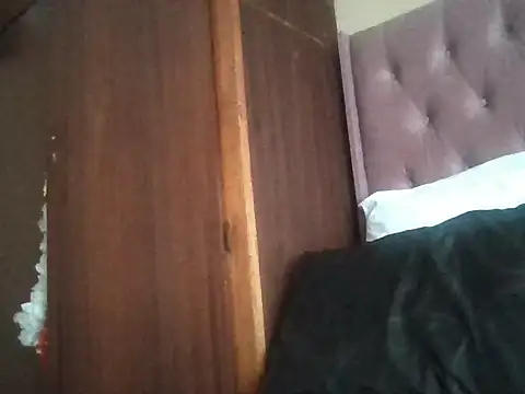 Snapshot of ShooingBunch chatting on October 2025 08:12:01 AM ShooingBunch online show from October 2025 08:12:01 AM