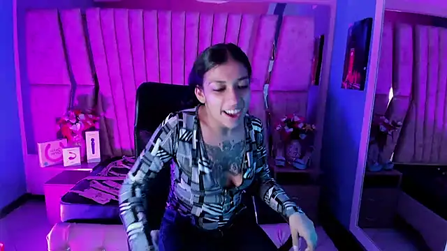 Snapshot of TeennNaugthy18 chatting on February 2025 02:30:01 AM TeennNaugthy18 online show from February 2025 02:30:01 AM