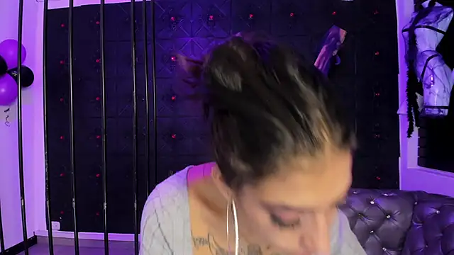 Snapshot of TeennNaugthy18 chatting on October 2025 03:07:01 PM TeennNaugthy18 online show from October 2025 03:07:01 PM