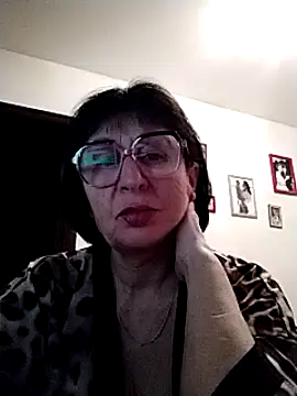 Snapshot of AlbinaXPretty chatting on December 2024 02:17:02 PM AlbinaXPretty online show from December 2024 02:17:02 PM