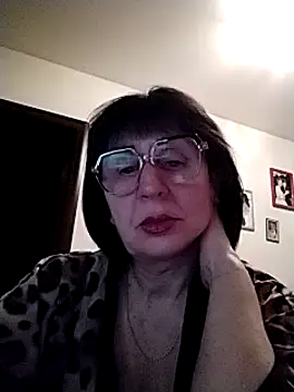 Snapshot of AlbinaXPretty chatting on January 2025 08:37:01 PM AlbinaXPretty online show from January 2025 08:37:01 PM