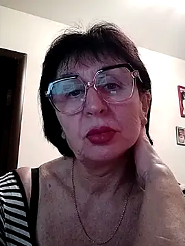 Snapshot of AlbinaXPretty chatting on February 2025 05:35:01 PM AlbinaXPretty online show from February 2025 05:35:01 PM