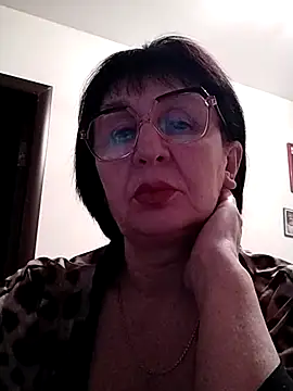 Snapshot of AlbinaXPretty chatting on February 2025 08:16:02 PM AlbinaXPretty online show from February 2025 08:16:02 PM