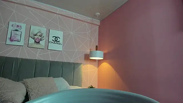 Snapshot of dolly_zoe chatting on November 2025 09:26:02 PM dolly zoe online show from November 2025 09:26:02 PM