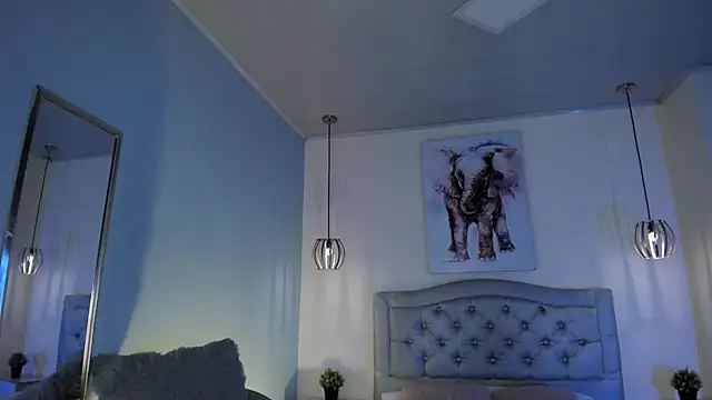 ayshel   online show from October 2025 08:44:02 PM