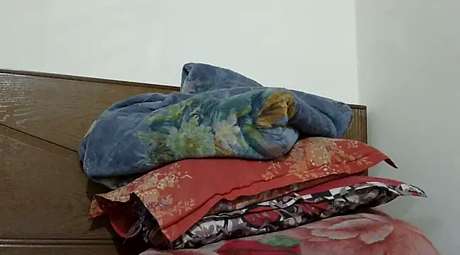 shekira99 online show from March 2025 02:21:02 PM