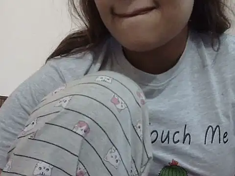 shekira99 online show from December 2025 10:11:02 AM