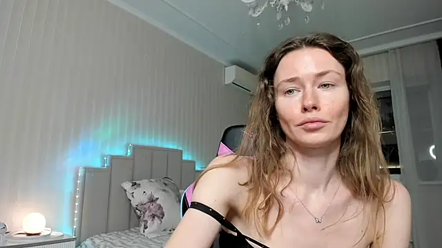 ooksiiii online show from April 2026 06:38:01 PM