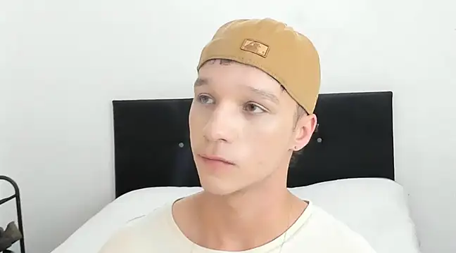 Snapshot of angelcortes chatting on December 2024 01:59:02 PM angelcortes online show from December 2024 01:59:02 PM