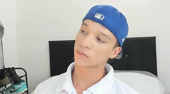 Snapshot of angelcortes chatting on January 2025 10:46:02 PM angelcortes online show from January 2025 10:46:02 PM