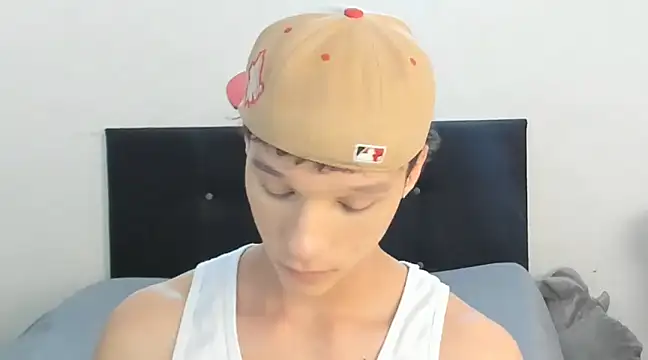 Snapshot of angelcortes chatting on February 2025 12:02:02 PM angelcortes online show from February 2025 12:02:02 PM