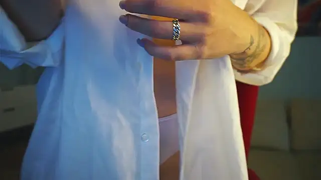 Snapshot of DiJiRay chatting on December 2024 06:32:01 AM DiJiRay online show from December 2024 06:32:01 AM