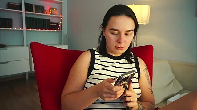 Snapshot of DiJiRay chatting on January 2025 10:48:02 AM DiJiRay online show from January 2025 10:48:02 AM