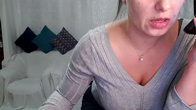 Stella Adria online show from December 2024 05:01:01 PM