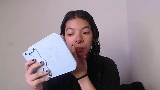 yungelitamor  online show from January 2025 04:49:01 AM