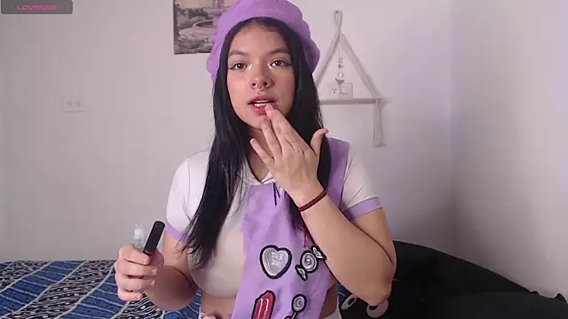 yungelitamor  online show from February 2025 08:17:01 AM