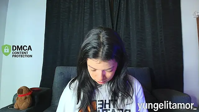 yungelitamor  online show from October 2025 05:42:02 AM