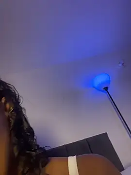 charlotteeruss online show from August 2026 12:34:02 AM
