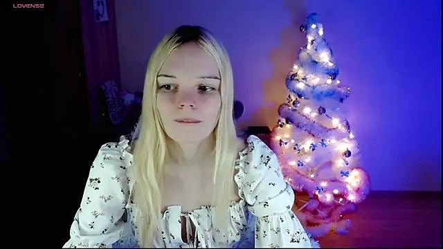 Snapshot of Emily_Nyaffee chatting on January 2025 09:25:02 PM Emily Nyaffee online show from January 2025 09:25:02 PM