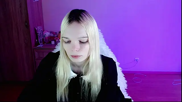 Snapshot of Emily_Nyaffee chatting on January 2025 09:46:01 PM Emily Nyaffee online show from January 2025 09:46:01 PM