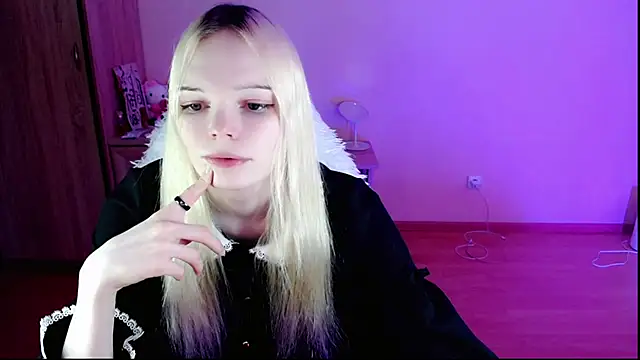 Snapshot of Emily_Nyaffee chatting on January 2025 09:07:01 PM Emily Nyaffee online show from January 2025 09:07:01 PM