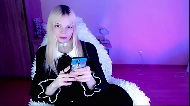 Snapshot of Emily_Nyaffee chatting on January 2025 01:08:01 AM Emily Nyaffee online show from January 2025 01:08:01 AM