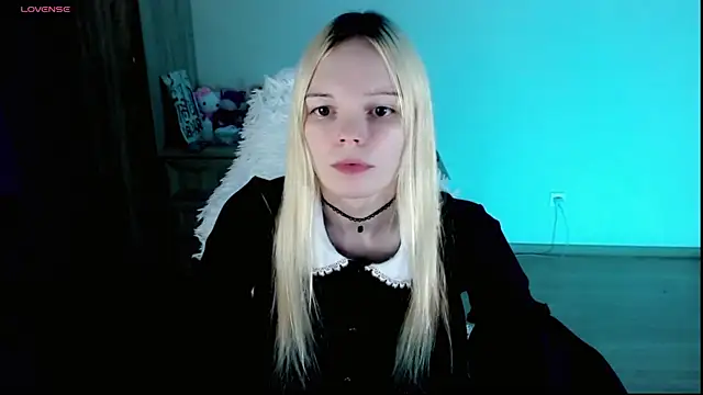 Snapshot of Emily_Nyaffee chatting on February 2025 10:51:01 PM Emily Nyaffee online show from February 2025 10:51:01 PM