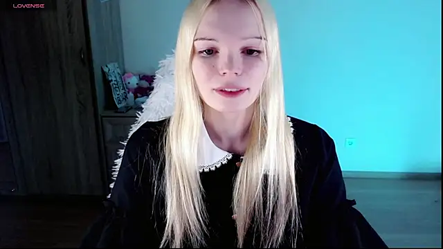 Snapshot of Emily_Nyaffee chatting on February 2025 11:22:02 PM Emily Nyaffee online show from February 2025 11:22:02 PM