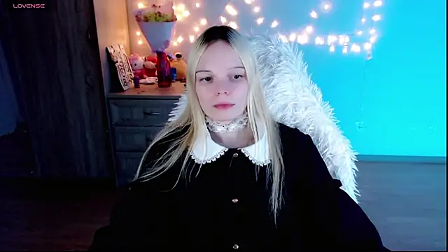 Snapshot of Emily_Nyaffee chatting on February 2025 03:12:01 AM Emily Nyaffee online show from February 2025 03:12:01 AM