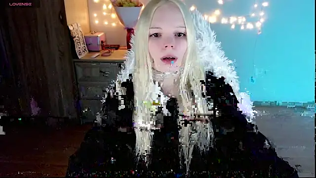 Snapshot of Emily_Nyaffee chatting on February 2025 02:10:02 AM Emily Nyaffee online show from February 2025 02:10:02 AM