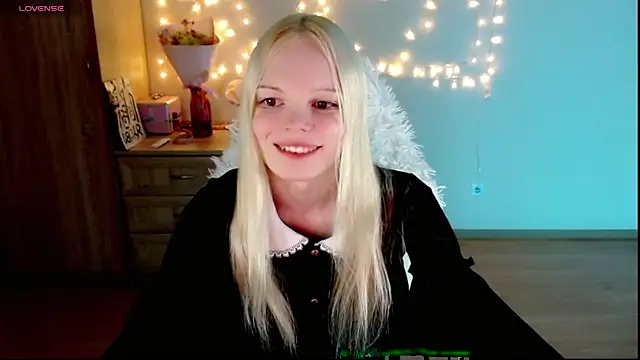 Snapshot of Emily_Nyaffee chatting on February 2025 12:20:01 PM Emily Nyaffee online show from February 2025 12:20:01 PM