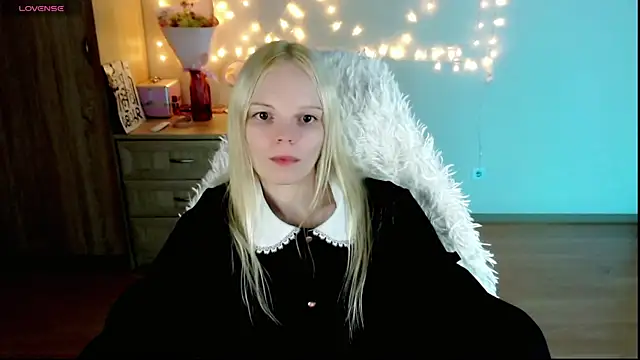 Snapshot of Emily_Nyaffee chatting on February 2025 03:26:01 PM Emily Nyaffee online show from February 2025 03:26:01 PM