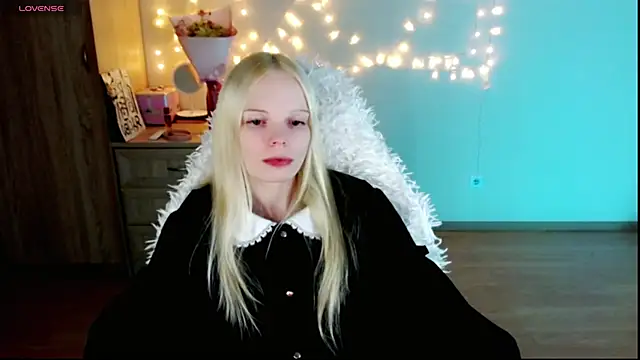 Snapshot of Emily_Nyaffee chatting on March 2025 05:16:02 PM Emily Nyaffee online show from March 2025 05:16:02 PM