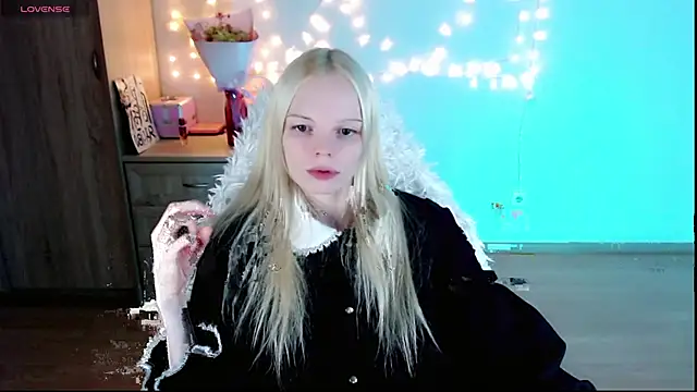 Snapshot of Emily_Nyaffee chatting on March 2025 11:42:01 PM Emily Nyaffee online show from March 2025 11:42:01 PM