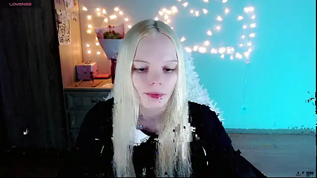 Snapshot of Emily_Nyaffee chatting on March 2025 08:16:01 PM Emily Nyaffee online show from March 2025 08:16:01 PM