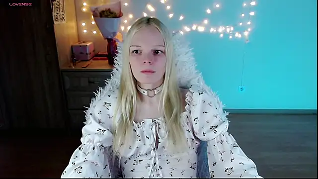 Snapshot of Emily_Nyaffee chatting on March 2025 09:21:01 AM Emily Nyaffee online show from March 2025 09:21:01 AM