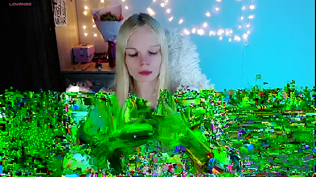 Snapshot of Emily_Nyaffee chatting on March 2025 11:05:01 PM Emily Nyaffee online show from March 2025 11:05:01 PM